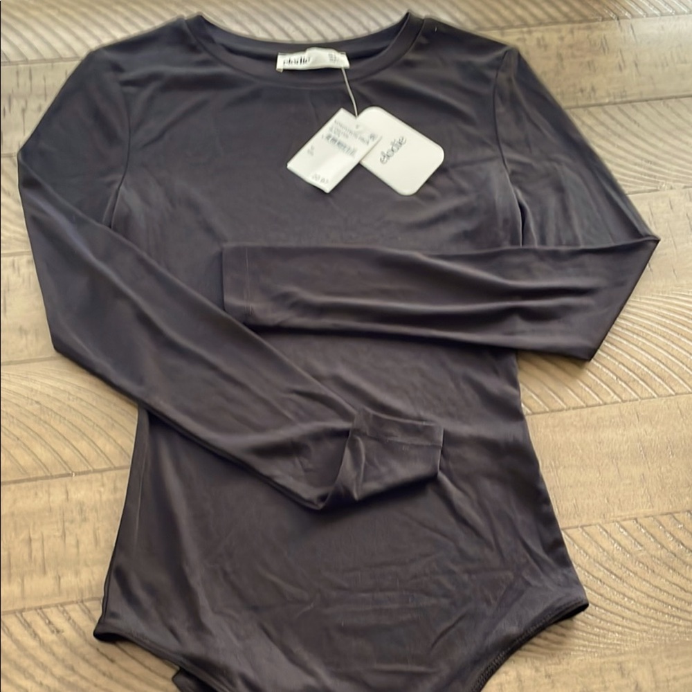 Women's Black Long Sleeve Top